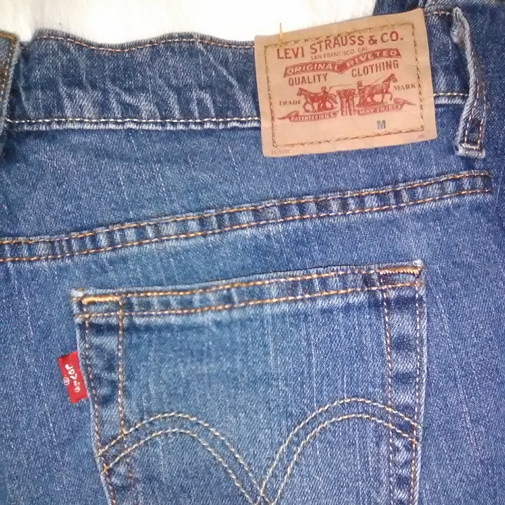 Levi's blue jeans boot cut Mom jeans vintage new